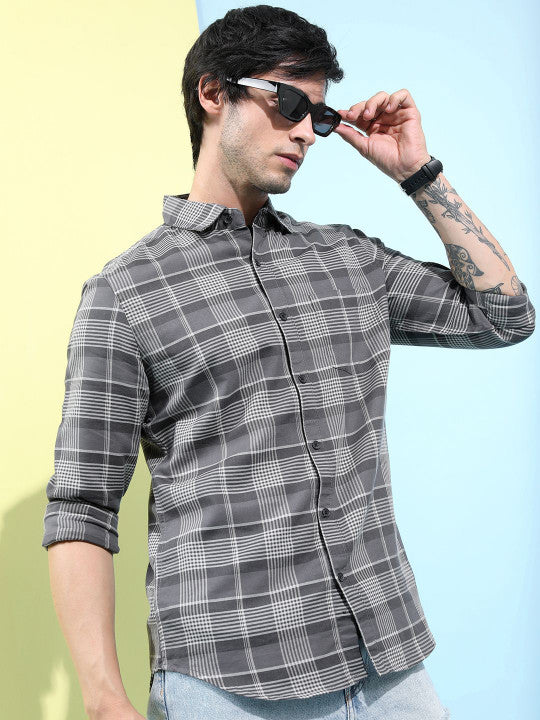 Men Slim Fit Checked Spread Collar Casual Shirt