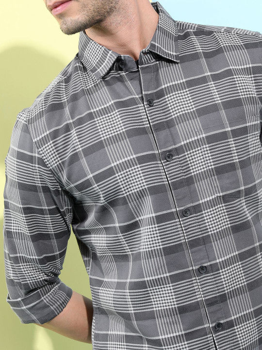 Men Slim Fit Checked Spread Collar Casual Shirt